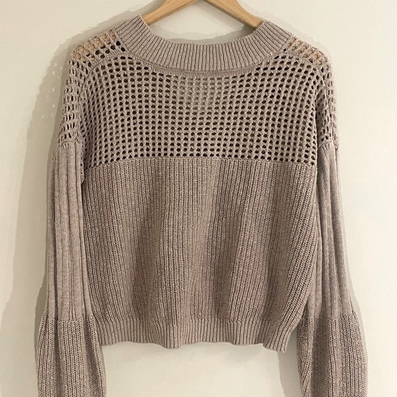 DEX cropped sweater, size medium - Picture 3 of 5